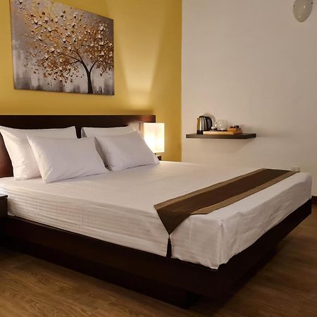 City Oasis 66 Negombo Esterno foto