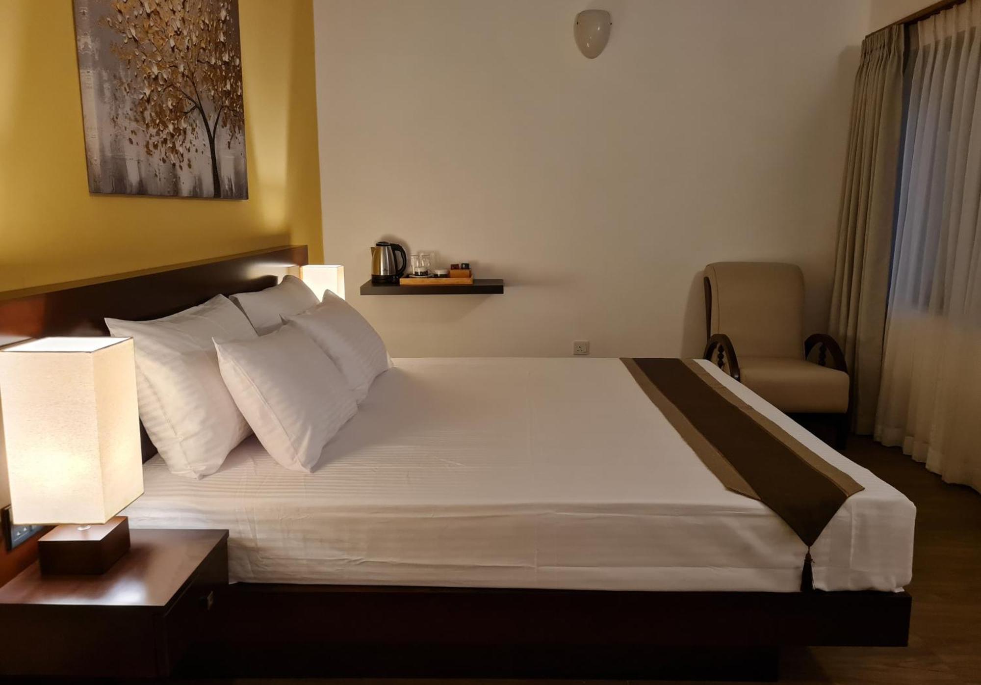 City Oasis 66 Negombo Esterno foto